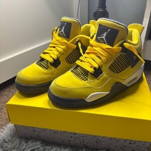 Jordan 4 Retro Lightning (2021)